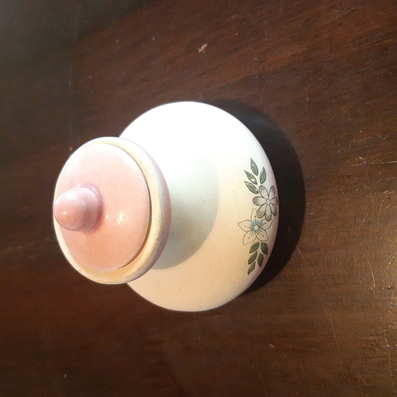 Pink floral bottle with lid small - Picture 3 of 4